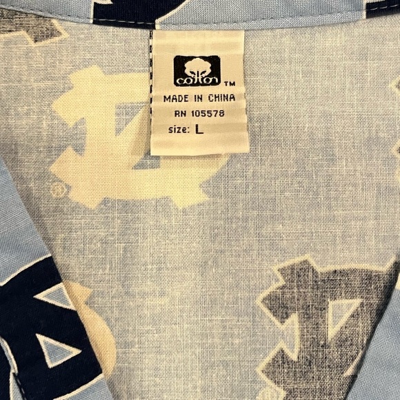 🩵 University of North Carolina Tarheels Scrubs Shirt | Uniform Shirt | Large - Picture 6 of 6